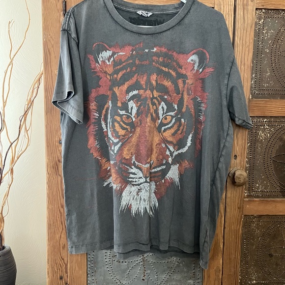 Wrangler Tops - Wrangler Charcoal Gray Tee with Rust Graphic